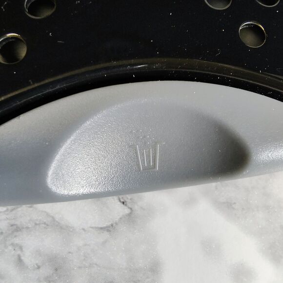 Swingline SmartTouch Low Force 20 Sheet Capacity 3 Hole Paper Punch Black/Gray - Picture 10 of 16